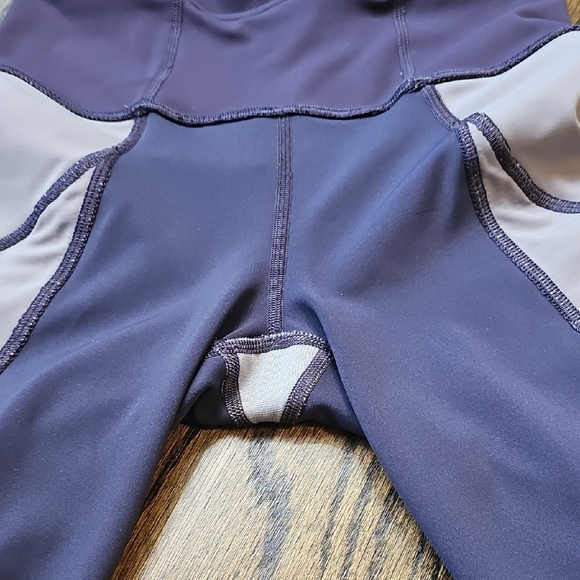Lululemon Athletica Power Lines Crop Purple Leggings - Picture 5 of 6